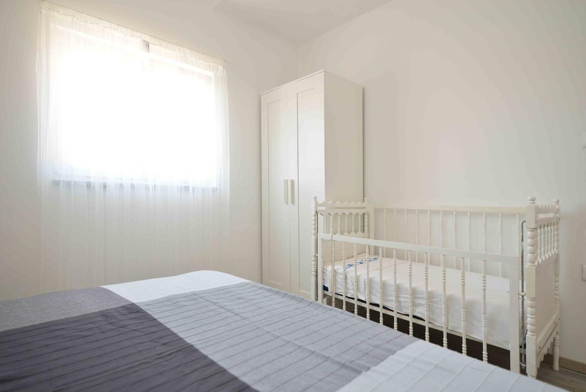 Apartments Mili - Near The Sea And The Centar Of Place Betina  Exterior photo