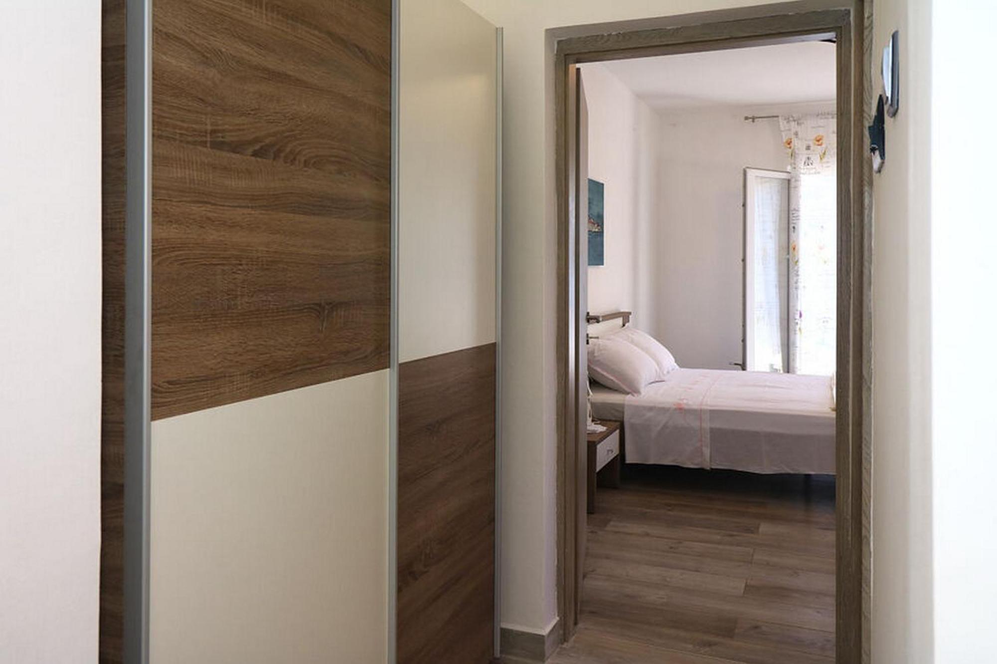 Apartments Mili - Near The Sea And The Centar Of Place Betina  Exterior photo
